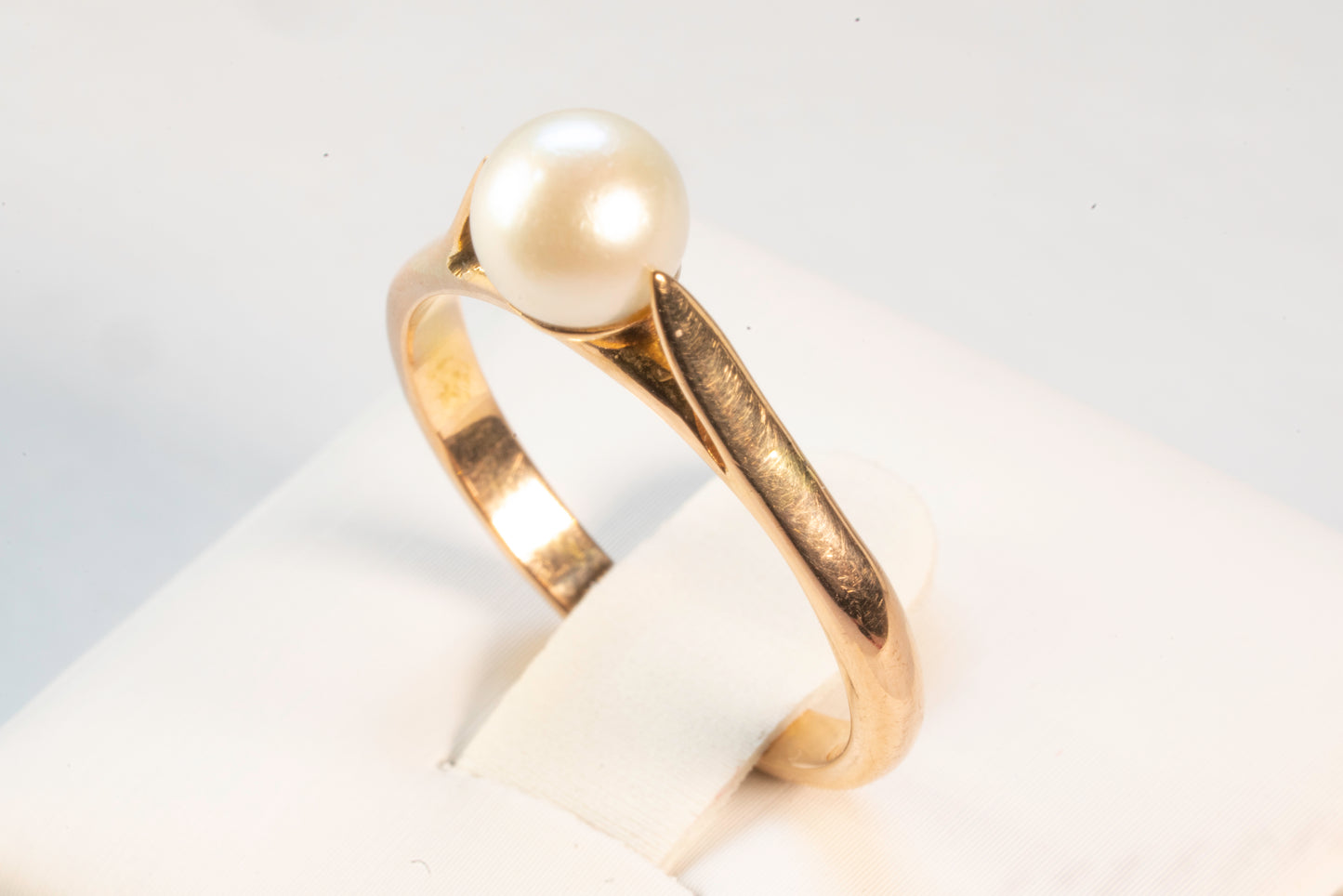 Bague Solitaire Or Jaune et Perle de Culture à Serti double