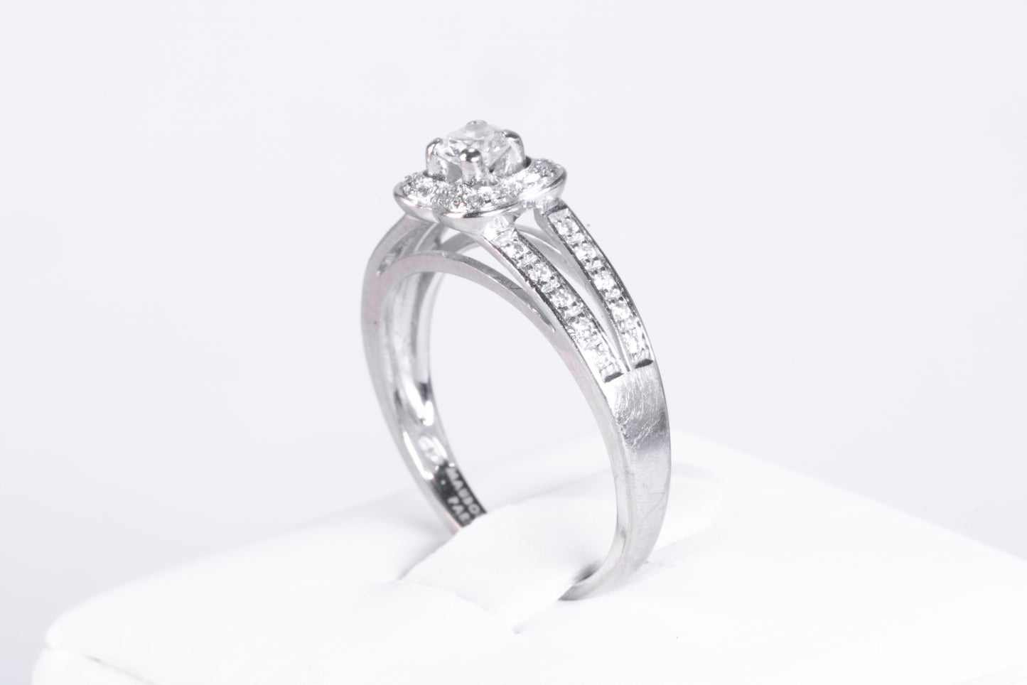 Bague Solitaire Mauboussin Chance of Love – Or Blanc et Diamants
