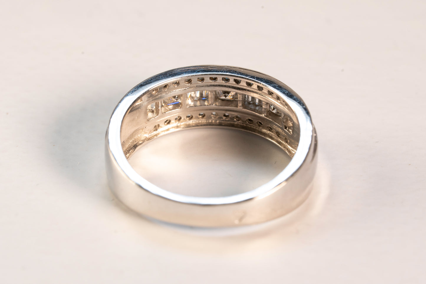 Bague Bandeau Or Blanc 9K Serti Multitaille