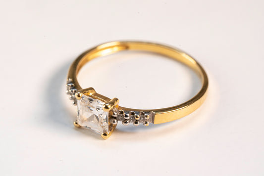 Bague Solitaire Accompagné Or Jaune 9K Taille Princesse