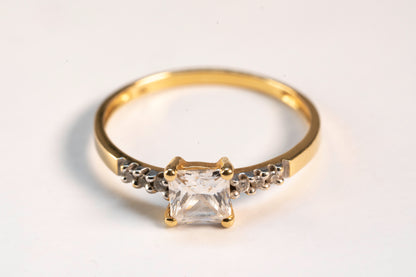 Bague Solitaire Accompagné Or Jaune 9K Taille Princesse
