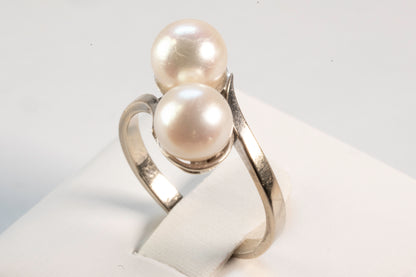 Bague "Toi et Moi" à deux Perles de Culture sur Monture en Or Blanc