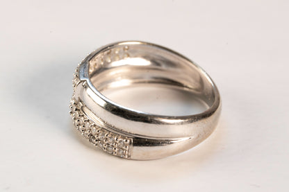 Bague Croisée Or Blanc Pavage Oxydes de Zirconium