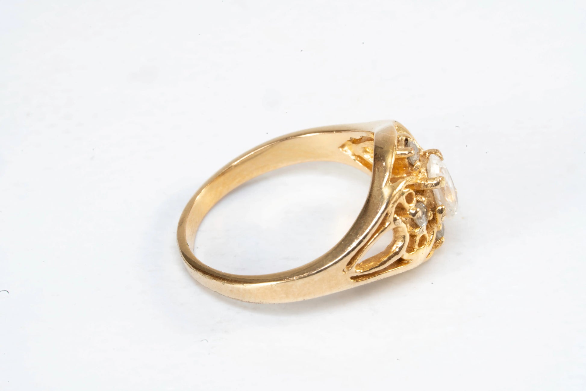 Bague en Plaqué Or style art déco avec pierres de Zirconium Ma boutique