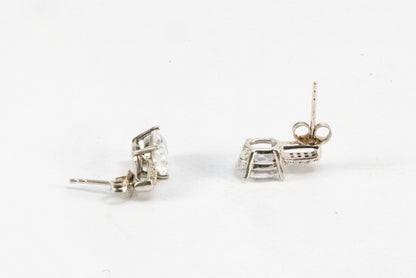 Boucles d'oreilles en Argent avec pierre de Zirconium surmontée de petites pierres de Zirconium Ma boutique