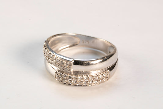Bague Croisée Or Blanc Pavage Oxydes de Zirconium