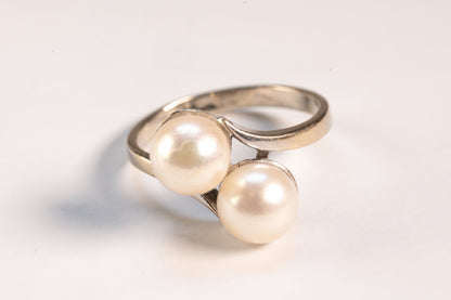 Bague "Toi et Moi" à deux Perles de Culture sur Monture en Or Blanc