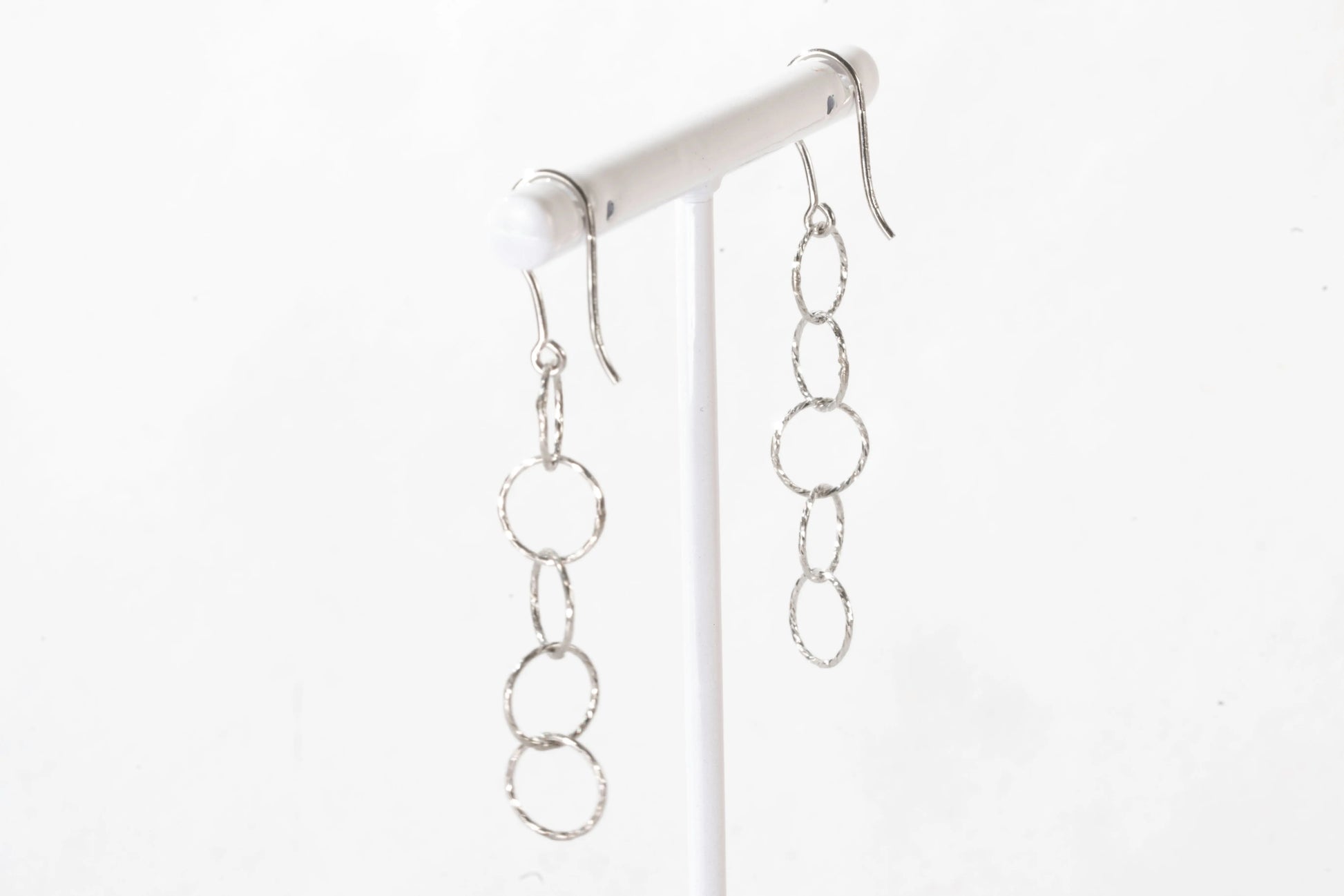 Boucles d'oreilles dormeuses en Argent avec 5 anneaux légèrement marqués Ma boutique