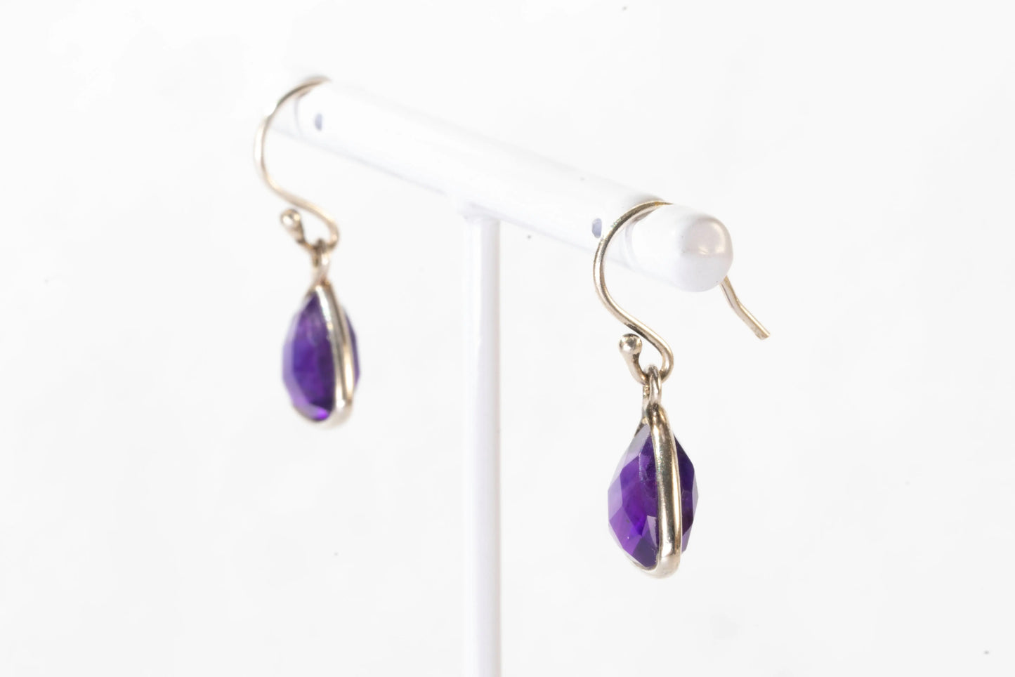 Boucles d'oreilles dormeuses en Argent avec pierres Amethyste en facettes Ma boutique