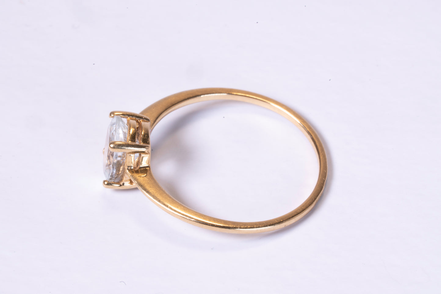 Solitaire Or Jaune 18K et Aigue-Marine Ovale
