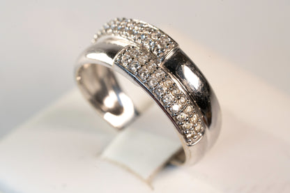 Bague Croisée Or Blanc Pavage Oxydes de Zirconium