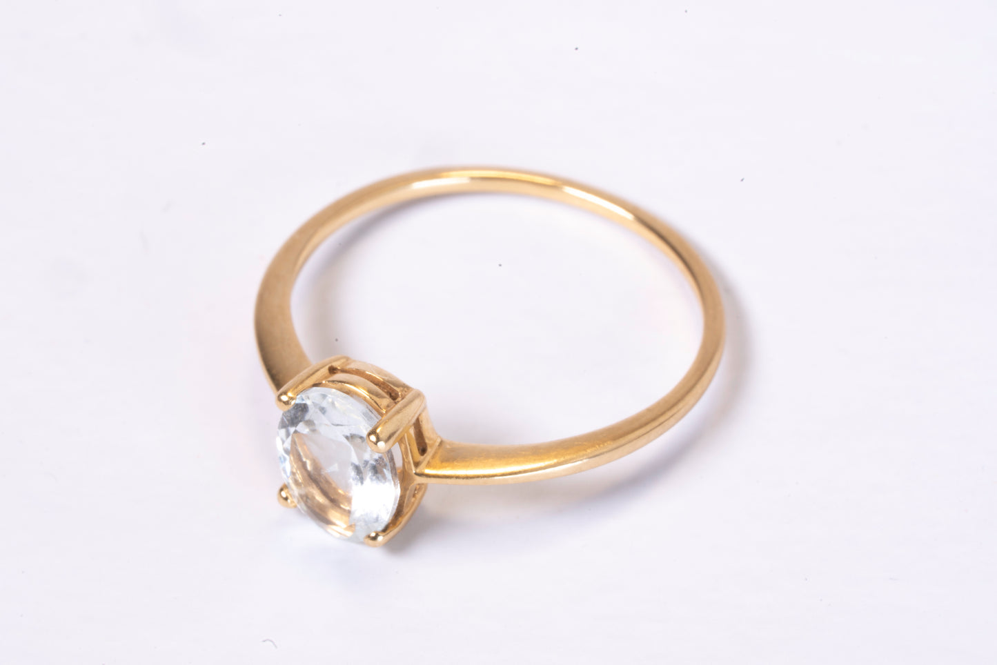 Solitaire Or Jaune 18K et Aigue-Marine Ovale