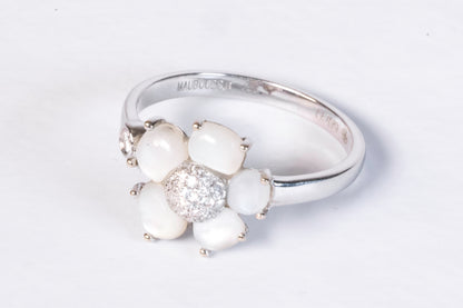 Bague Mauboussin Éternité Tendresse – Or Blanc, Nacre et Diamants