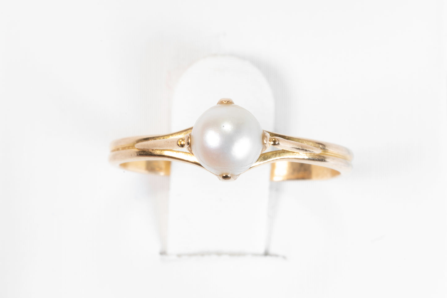 Solitaire Perle de Culture Monture Épaulée Or Jaune 18K