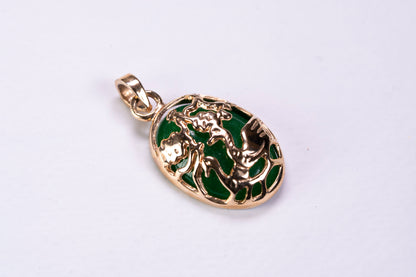 Pendentif Oval en plaqué or et Cabochon de Jade Vert