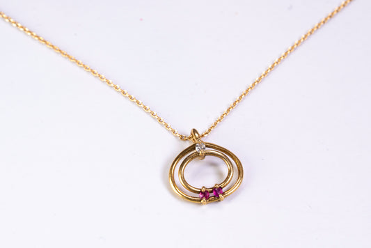 Collier Pendentif Cercles Entrelacés en Or 18k, Rubis et Diamant