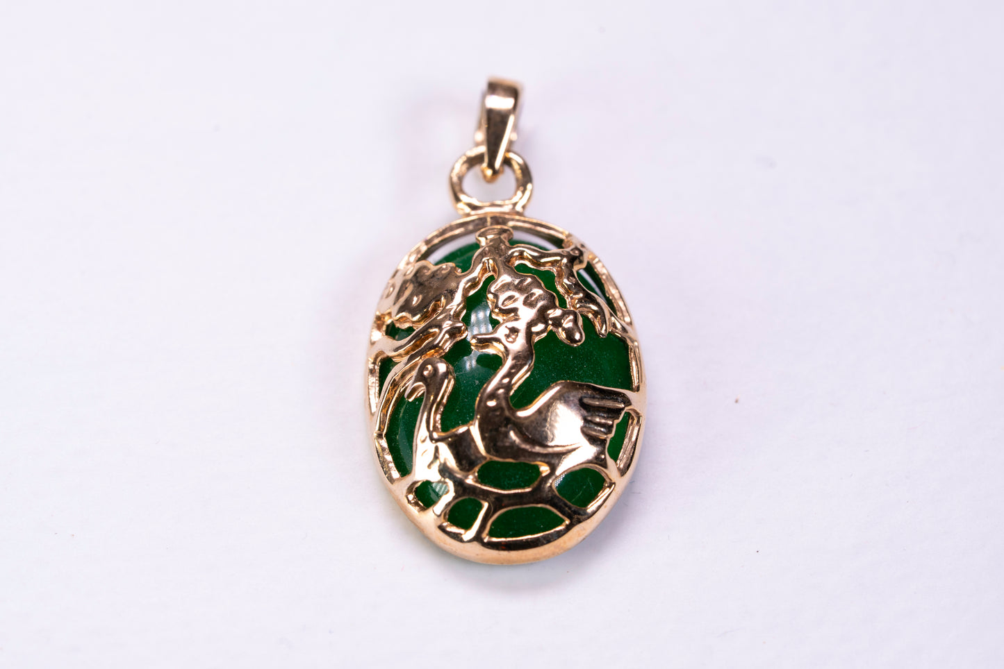 Pendentif Oval en plaqué or et Cabochon de Jade Vert