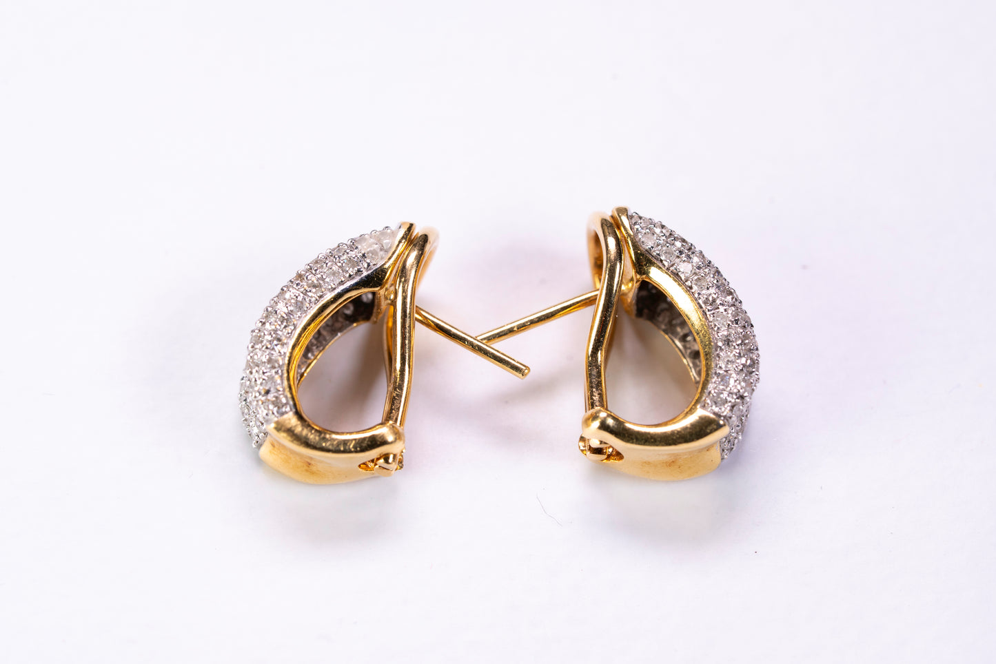 Boucles d'Oreilles Semi-Créoles en Or 18k, Pavage Diamants