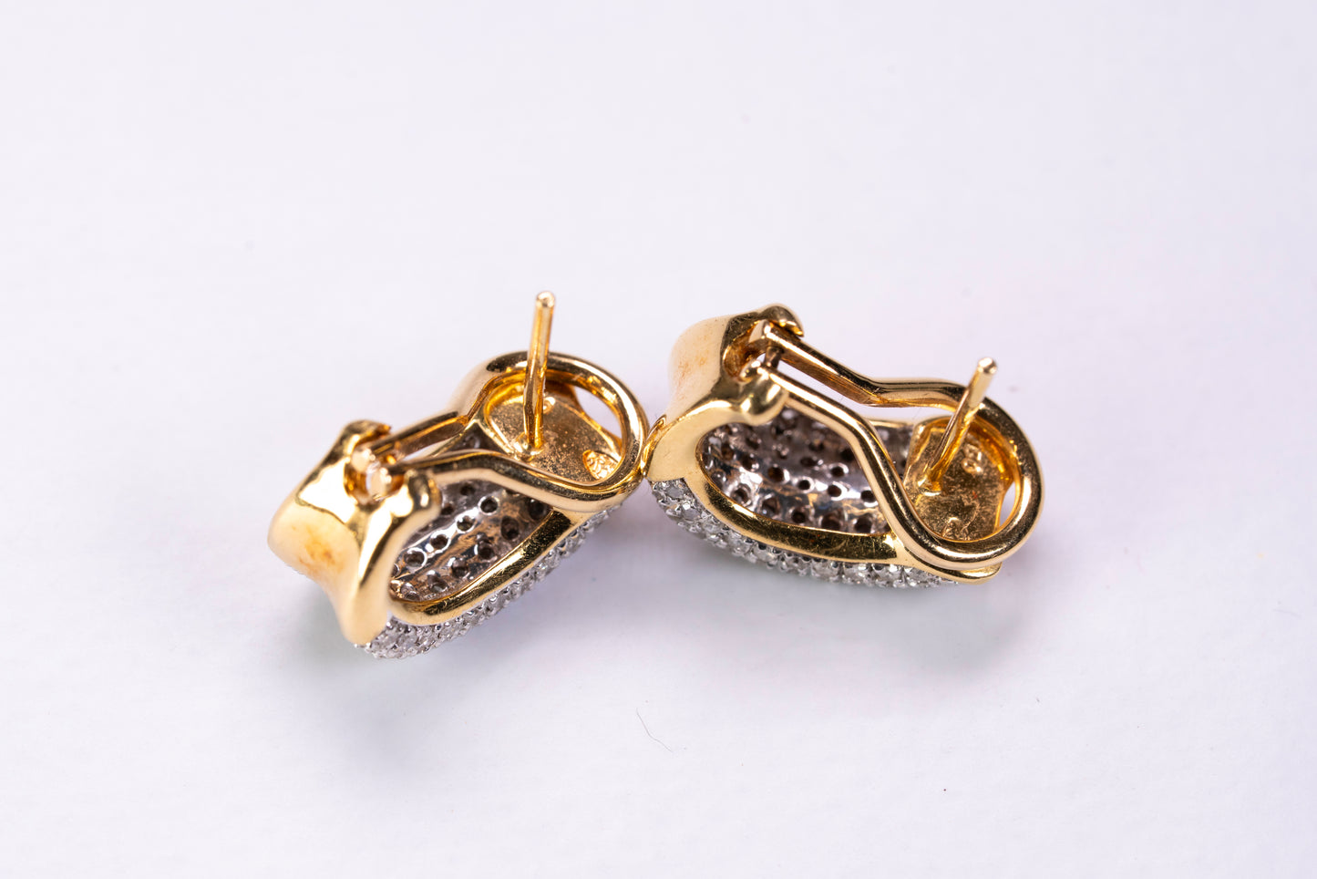 Boucles d'Oreilles Semi-Créoles en Or 18k, Pavage Diamants