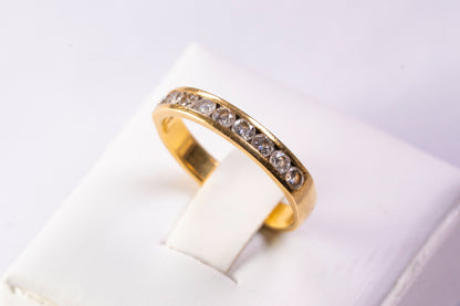 Alliance Demi-Tour Fine en Or 18k et Diamants Pavés
