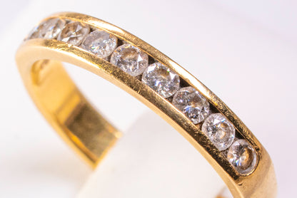 Alliance Demi-Tour Fine en Or 18k et Diamants Pavés
