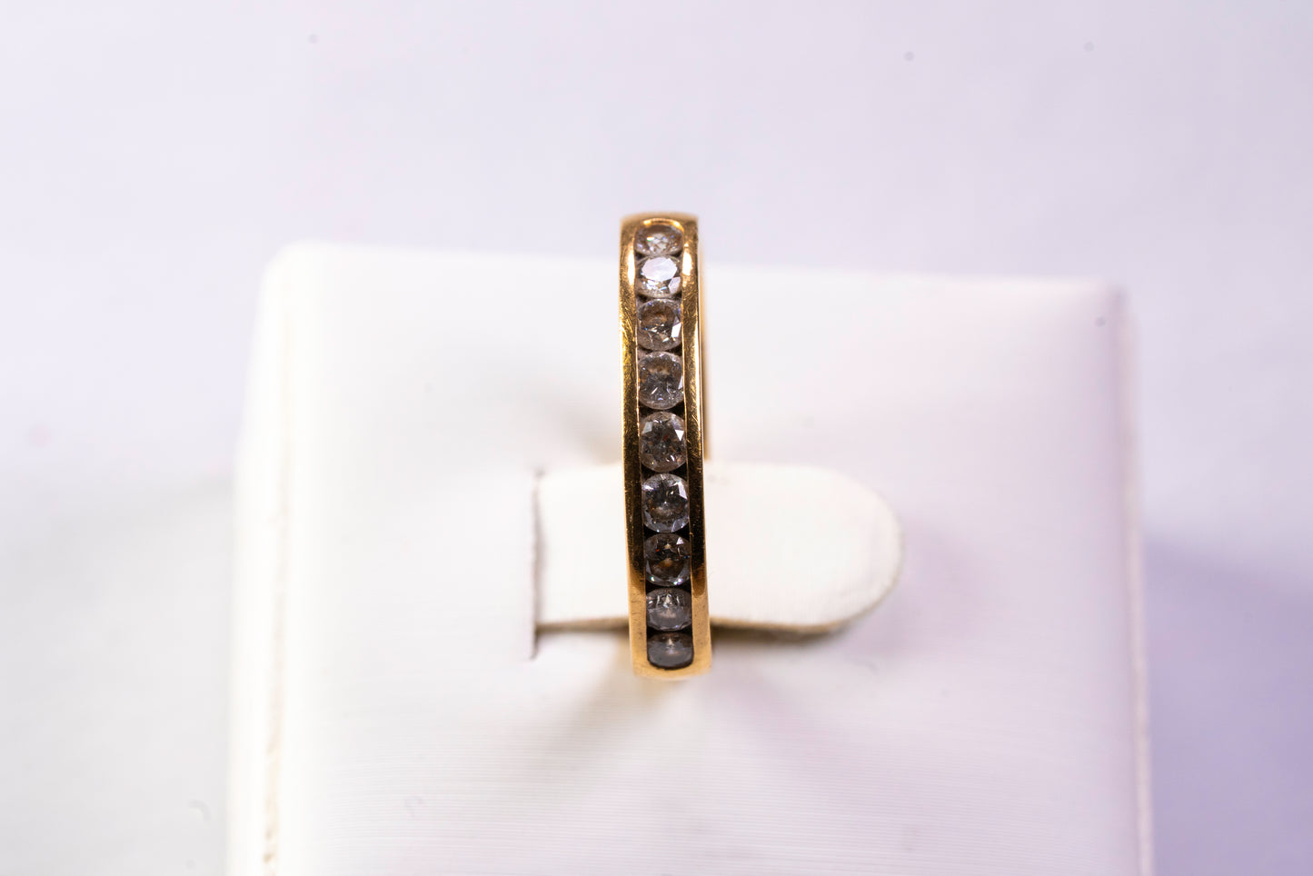 Alliance Demi-Tour Fine en Or 18k et Diamants Pavés