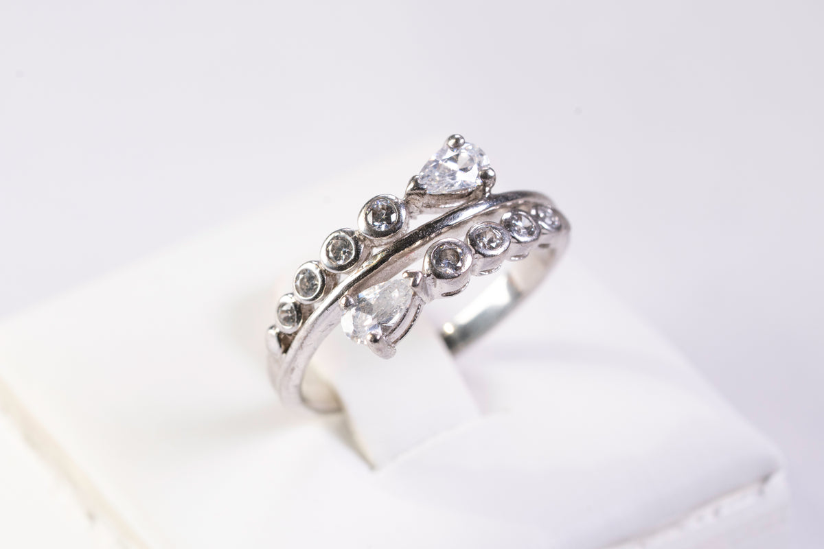 Bague Toi et Moi Asymétrique en Argent et Oxydes de Zirconium
