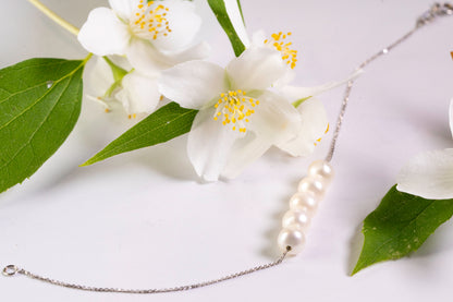 Bracelet Argent et Cinq Perles de Culture Rondes Blanches