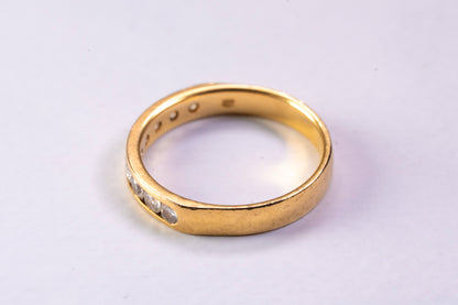 Alliance Demi-Tour Fine en Or 18k et Diamants Pavés