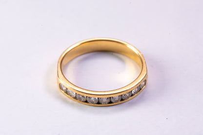 Alliance Demi-Tour Fine en Or 18k et Diamants Pavés