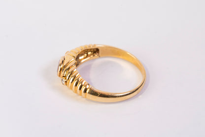 Bague Godronnée en Or Jaune 18k, Rubis Oval et Diamants