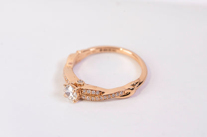 Solitaire Accompagné en Or Rose 18k et Diamants