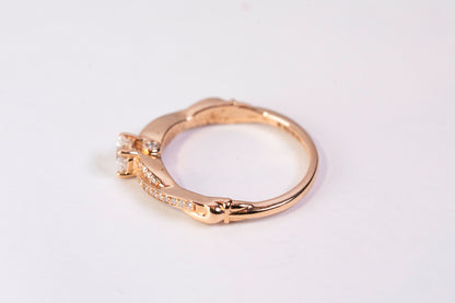 Solitaire Accompagné en Or Rose 18k et Diamants