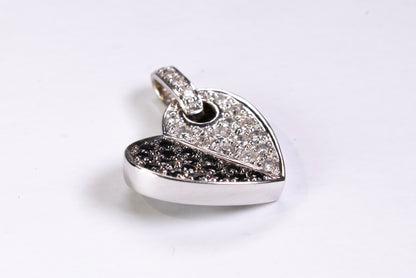 Pendentif Cœur Graphique en Or Blanc 18k, Pavage Diamants Blancs et Noirs
