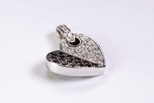 Pendentif Cœur Graphique en Or Blanc 18k, Pavage Diamants Blancs et Noirs