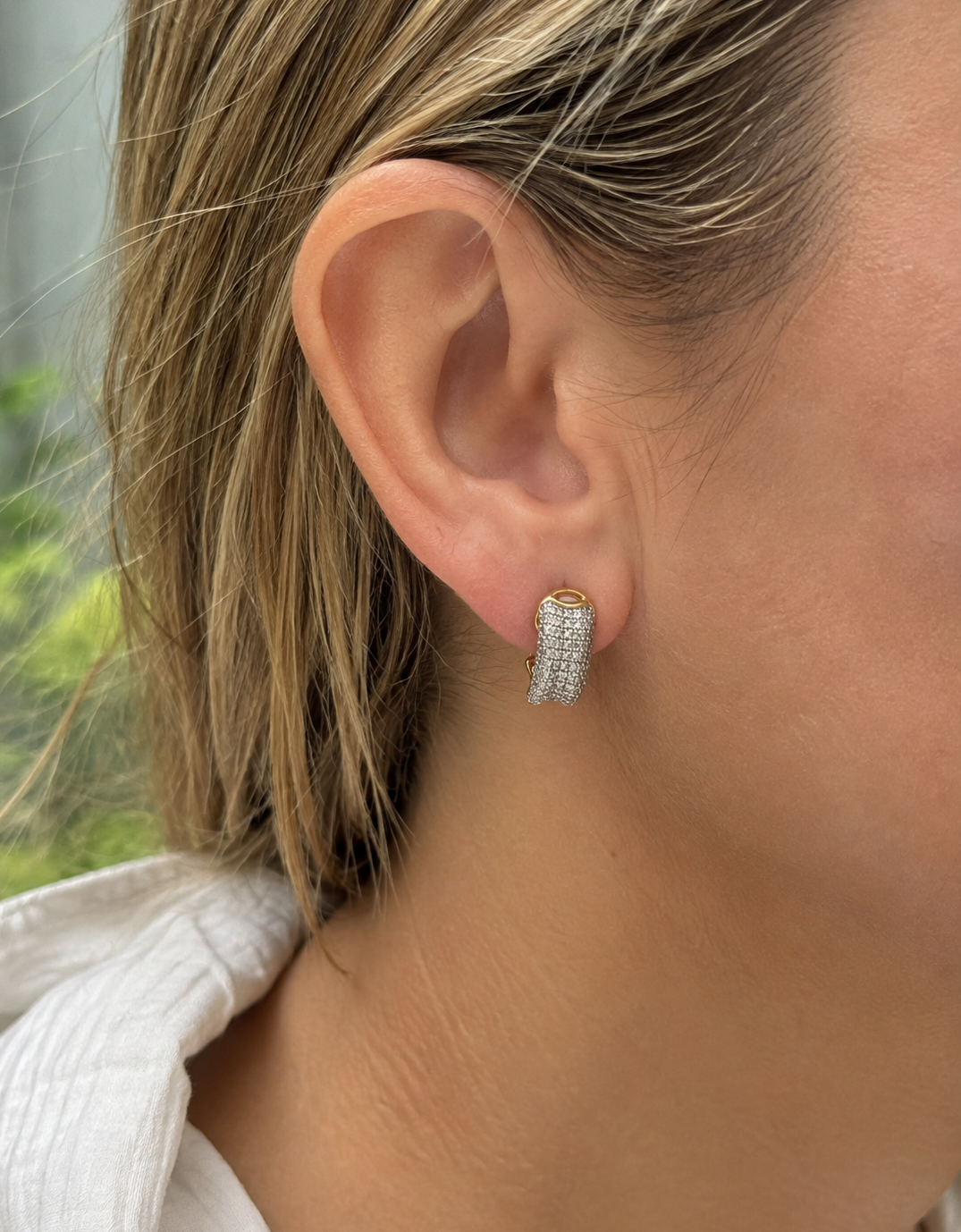 Boucles d'Oreilles Semi-Créoles en Or 18k, Pavage Diamants